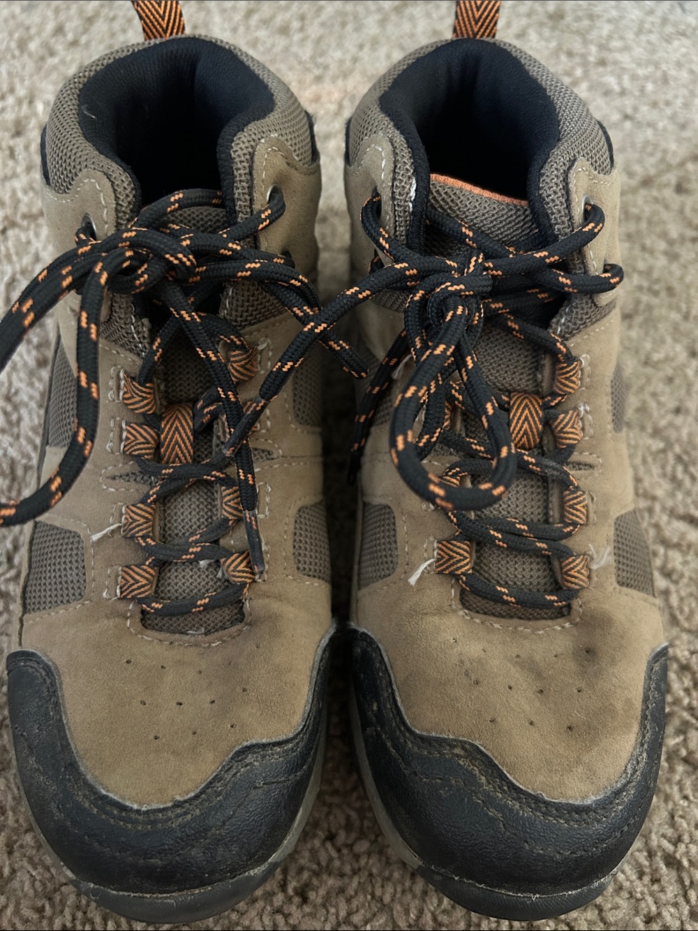 Boys Size 3 Brown Outdoor Hiking Shoes - Durable Trail Sneakers
